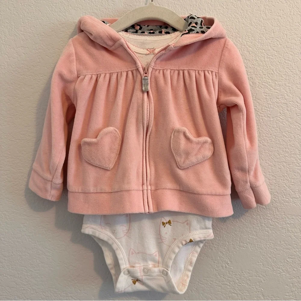 Bundle Set Of Onesie, Velour Hoodie Sweatshirt And Corduroy Pants 12 - 1… - Picture 4 of 17